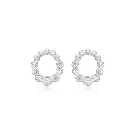 Mads Z Auroras Kiss sølv ørestikker m. hvid topas